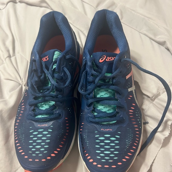 ASICS shoes - Picture 3 of 3